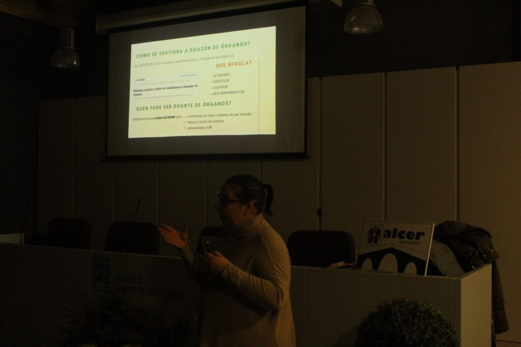 Conferencia "Documento de Instrucións Previas e Testamento Vital" en O Barco de Valdeorras.